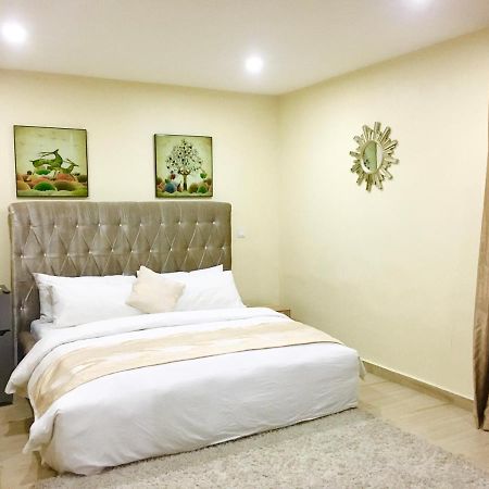 Alexia'S Place Hotel Lagos Luaran gambar