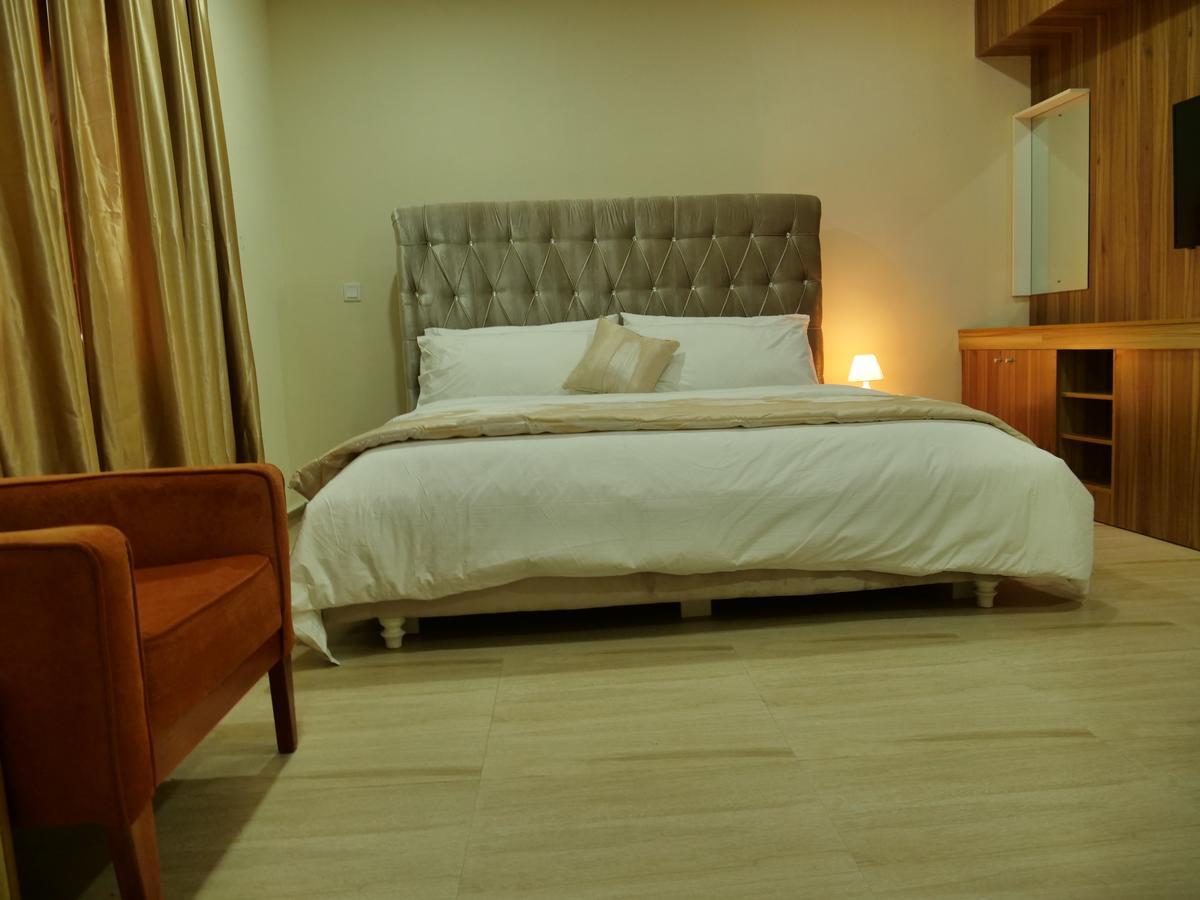 Alexia'S Place Hotel Lagos Luaran gambar