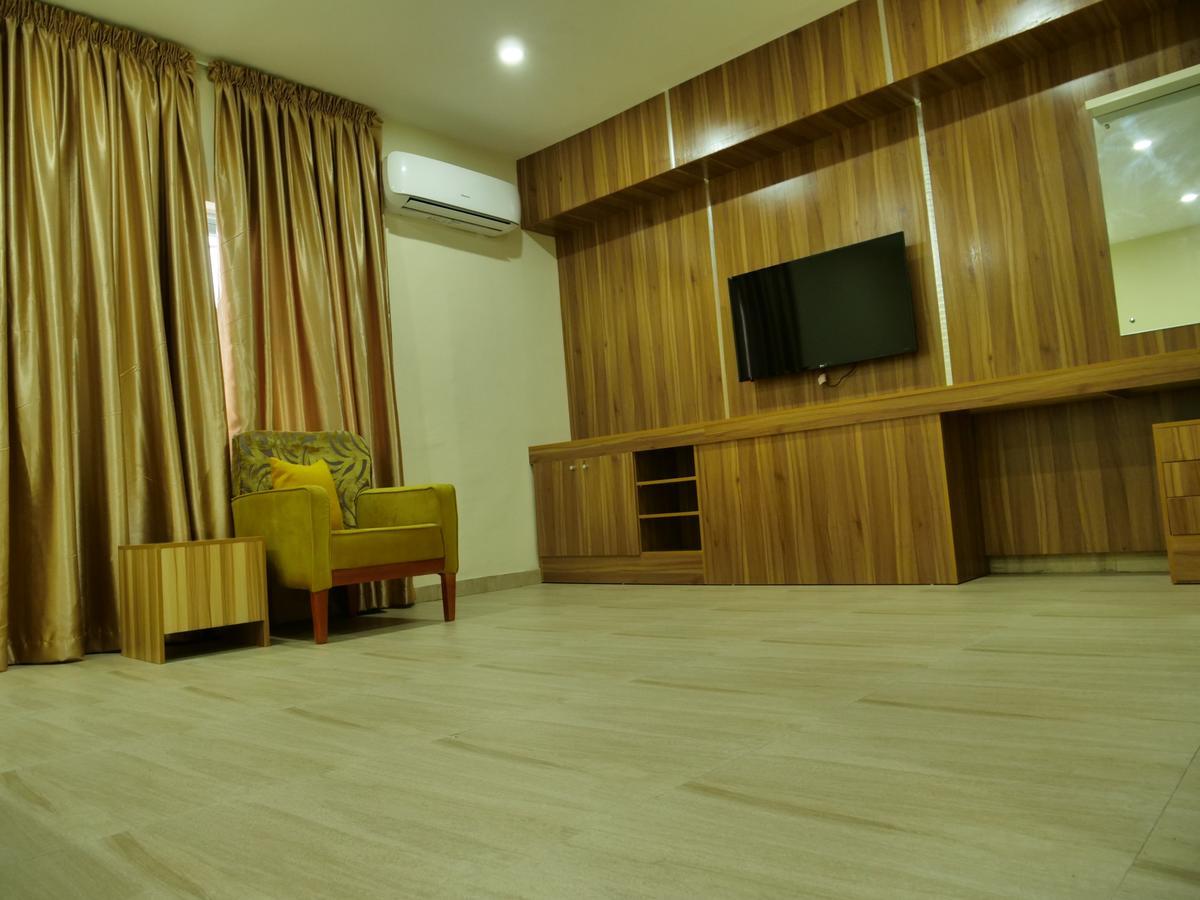 Alexia'S Place Hotel Lagos Luaran gambar
