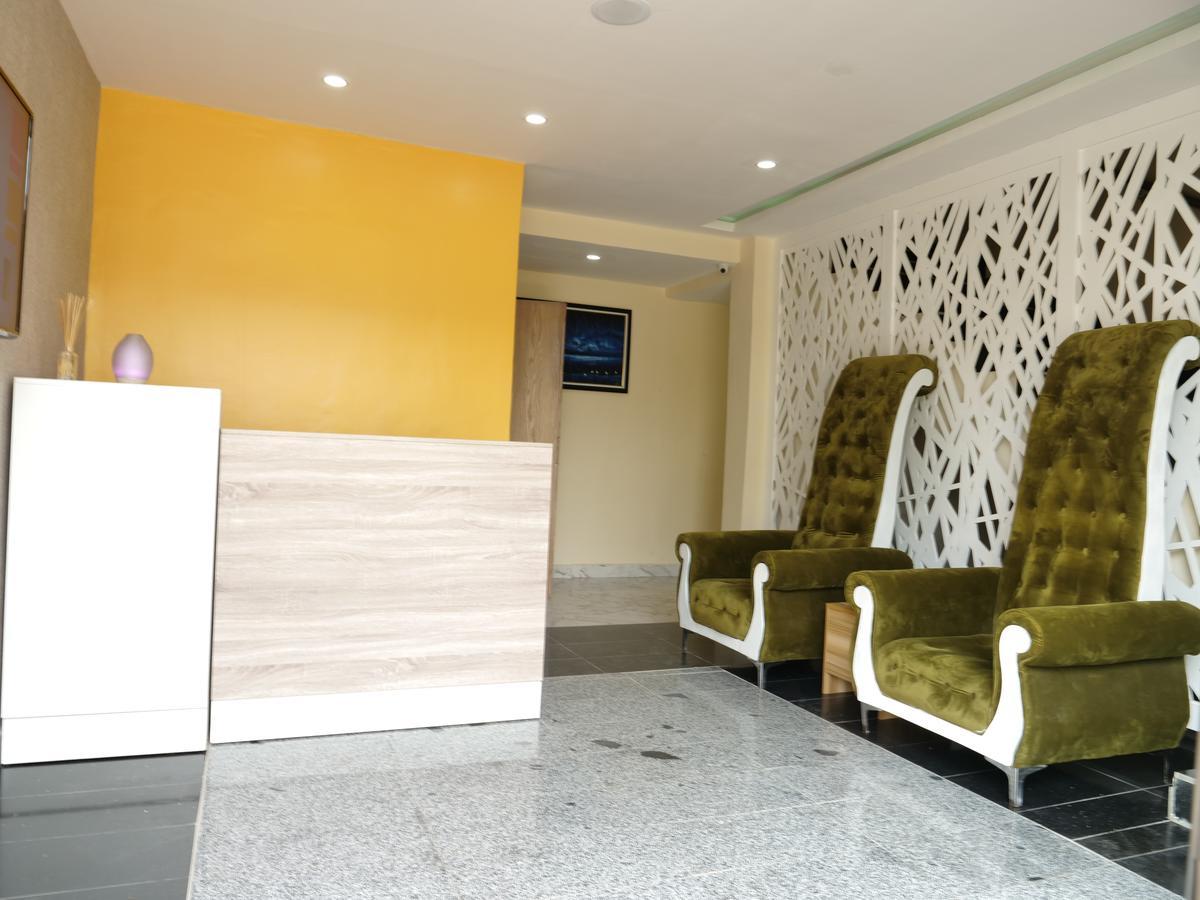 Alexia'S Place Hotel Lagos Luaran gambar