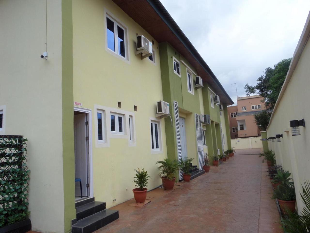 Alexia'S Place Hotel Lagos Luaran gambar