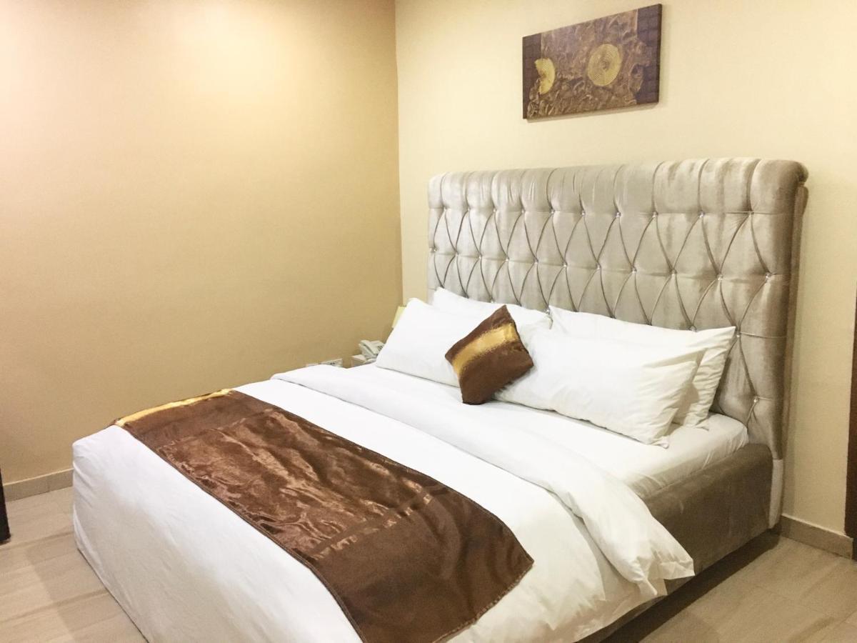 Alexia'S Place Hotel Lagos Luaran gambar