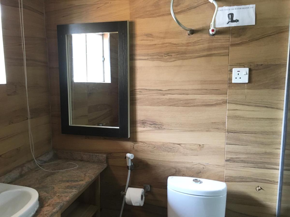 Alexia'S Place Hotel Lagos Luaran gambar