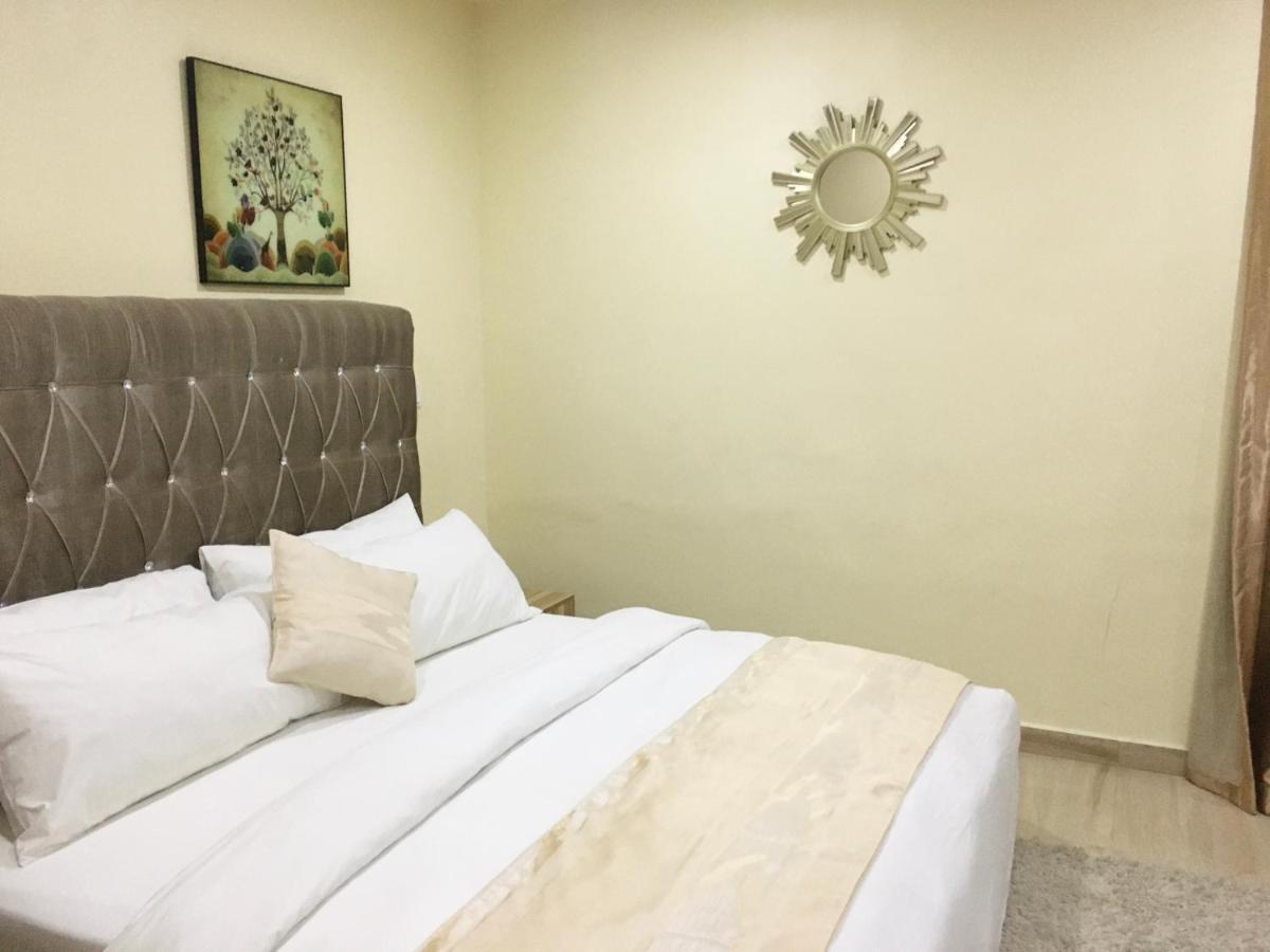 Alexia'S Place Hotel Lagos Luaran gambar
